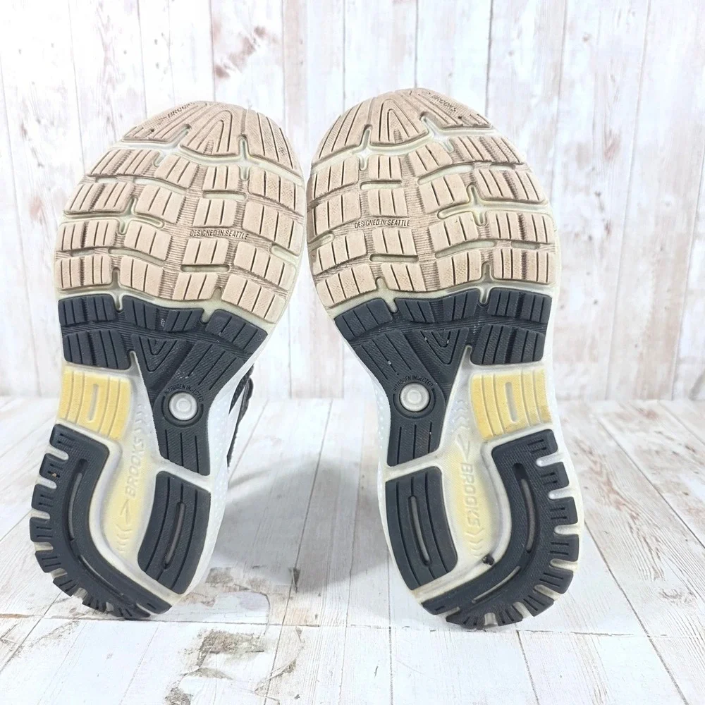 Brooks Ghost 14 Womens Running Shoes Black White 1204071B077 Size 6 Medium B